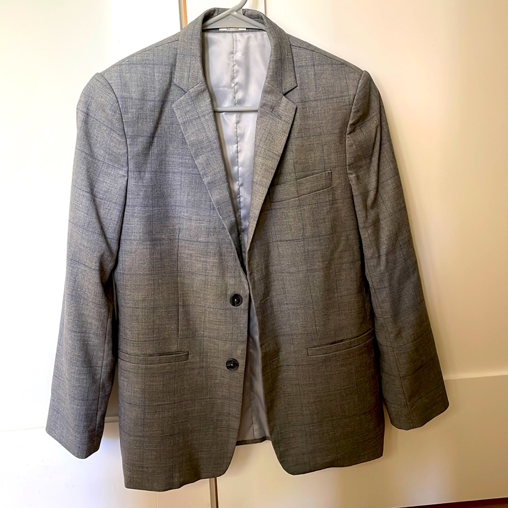 Calvin Klein boys size 14reg sports coat. Gray w/ thin blue lines